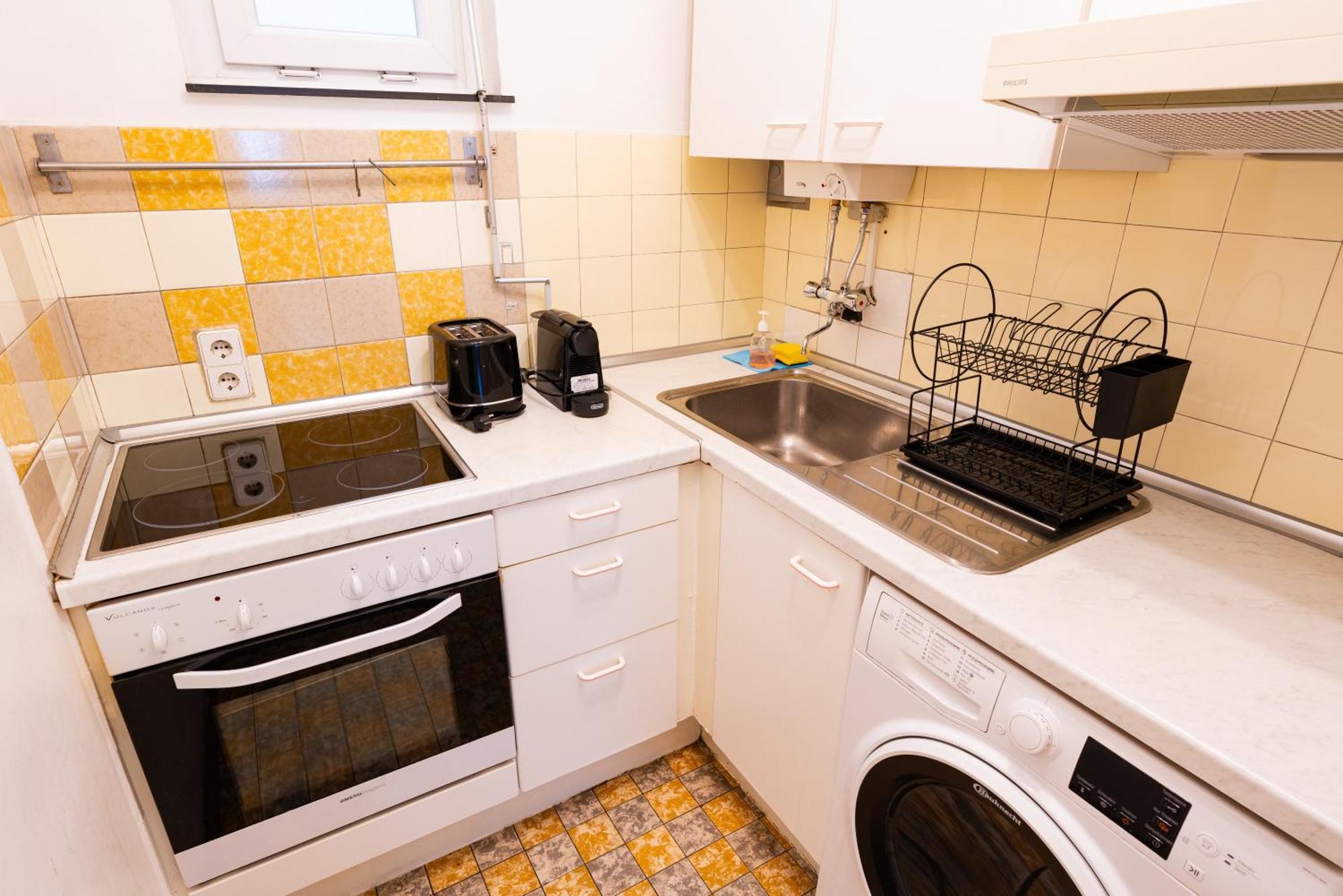 Central Living Apartment Opera Вена Экстерьер фото