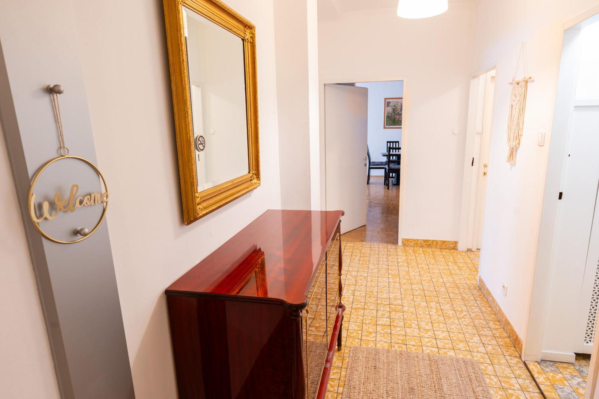 Central Living Apartment Opera Вена Экстерьер фото